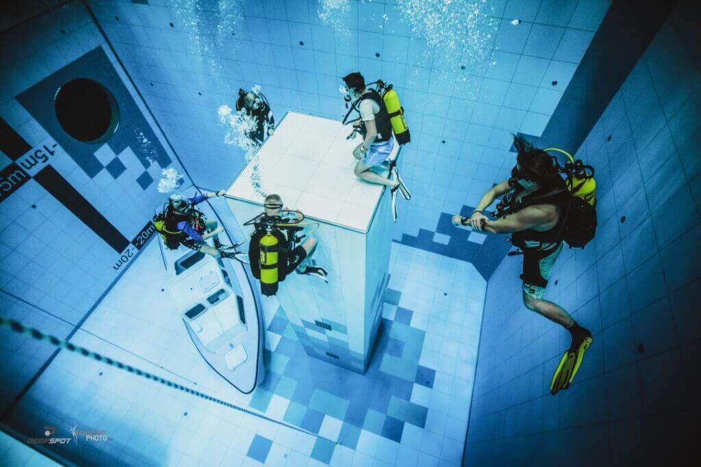 Deepspot pool diving