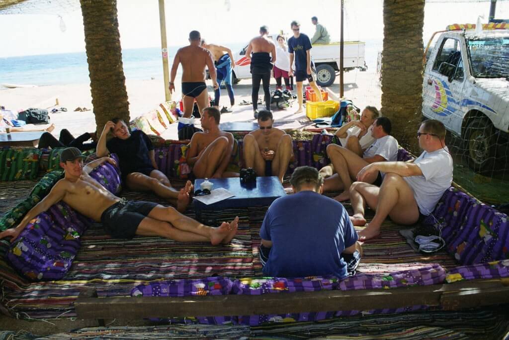 Przerwa w nurkowaniu w Dahab - oczekiwanie na lunch