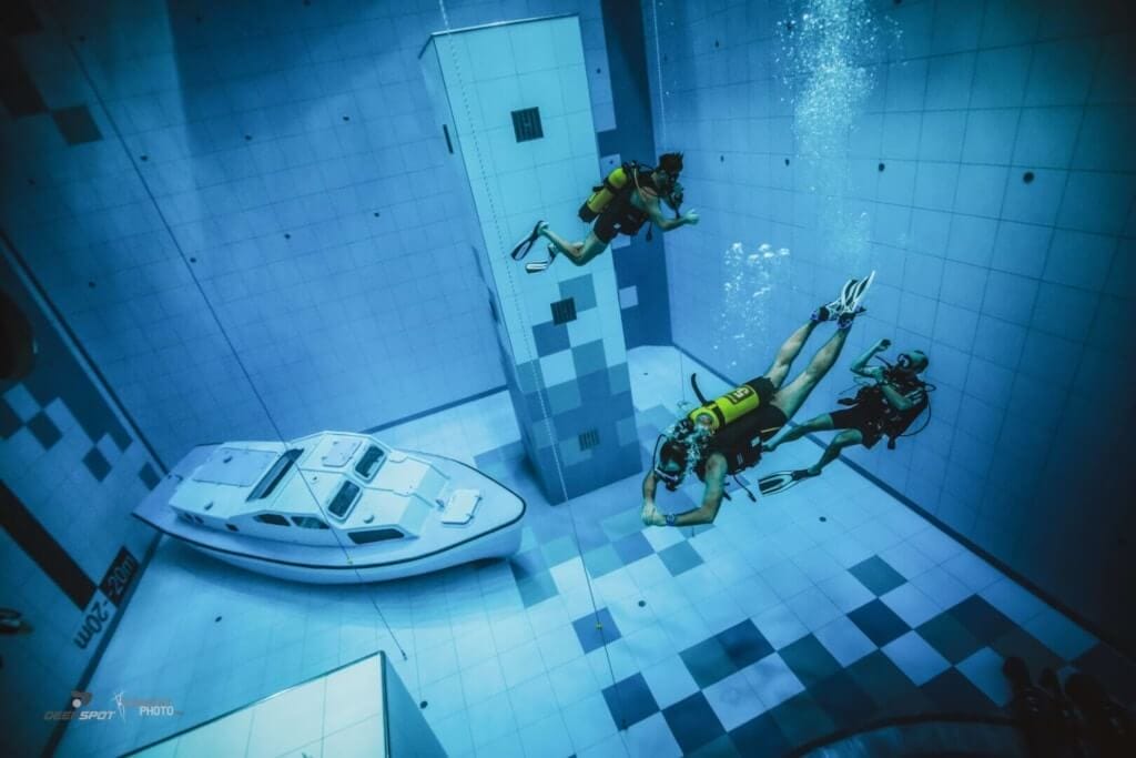 Attractions in the Deepspot pool